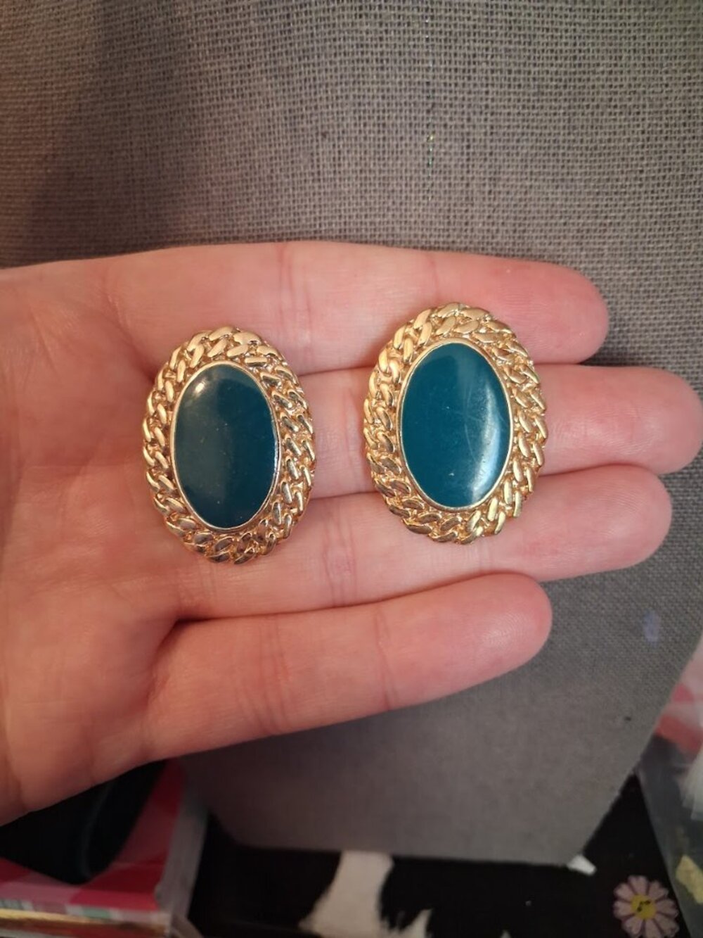 Retro style stud earrings